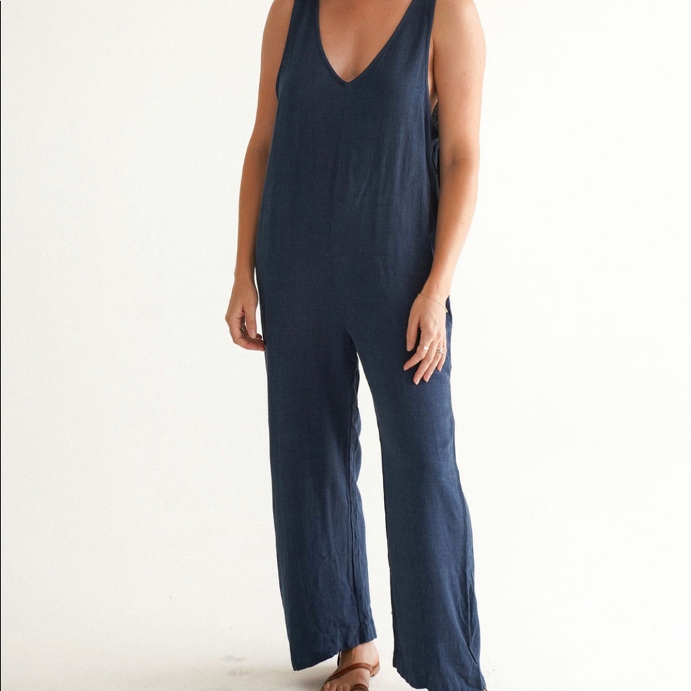 Carly Jean Los Angeles Kina Jumper